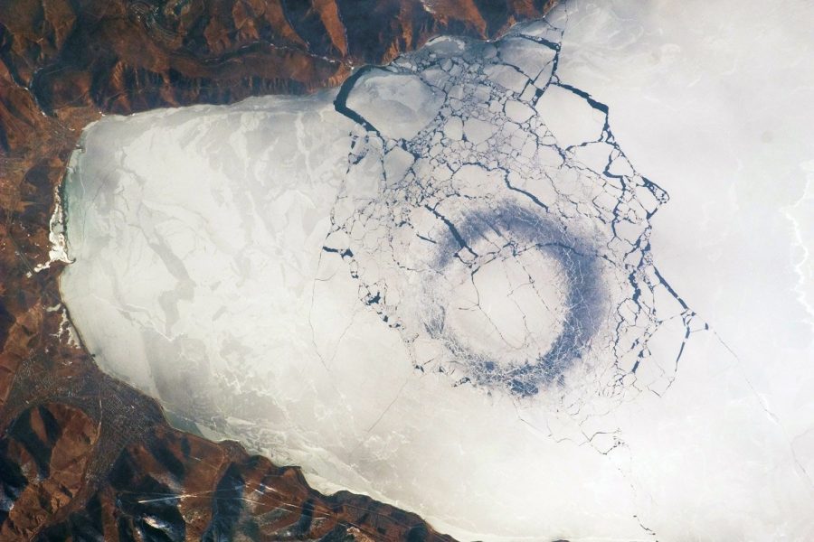 Колечки на льду Байкал