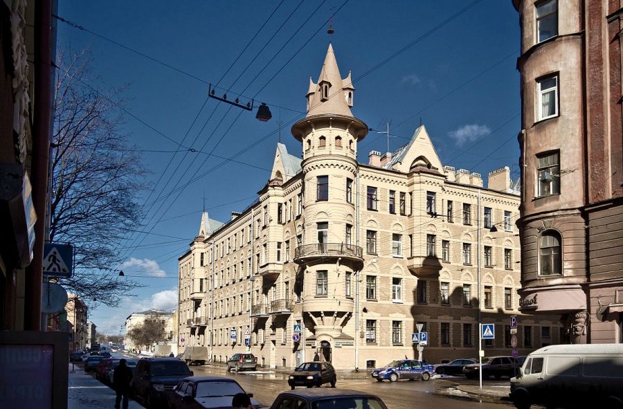 Дом с башенкой Санкт-Петербург