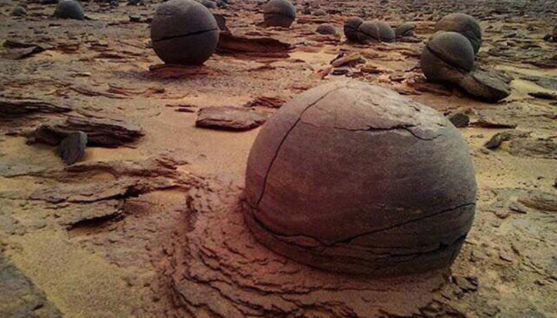 Долина планет в ливийской пустыне
