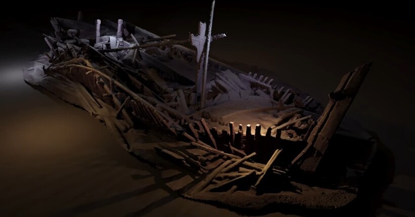 Древний затонувший корабль