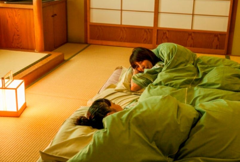 Японцы любят спать на полу