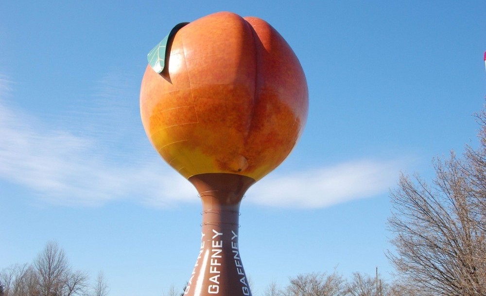 Водонапорная башня в форме персика