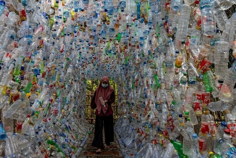 Музей из пластика в Индонезии