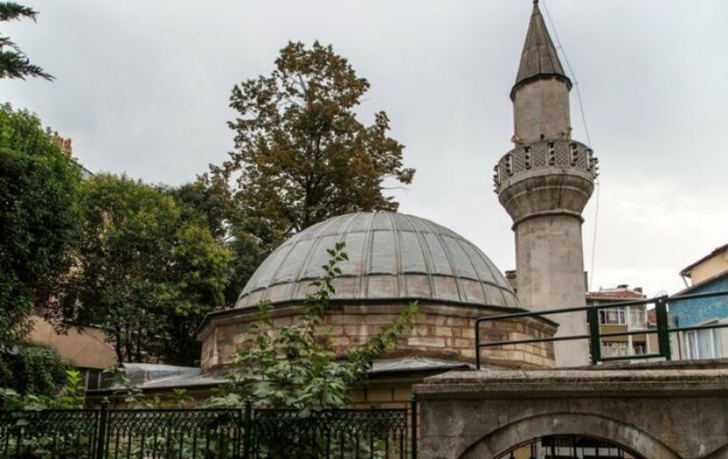 Гроб на крыше мечети в Стамбуле