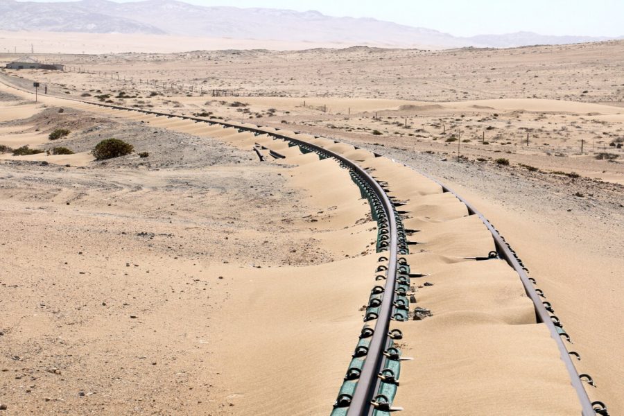 Железная дорога в пустыне Сахара