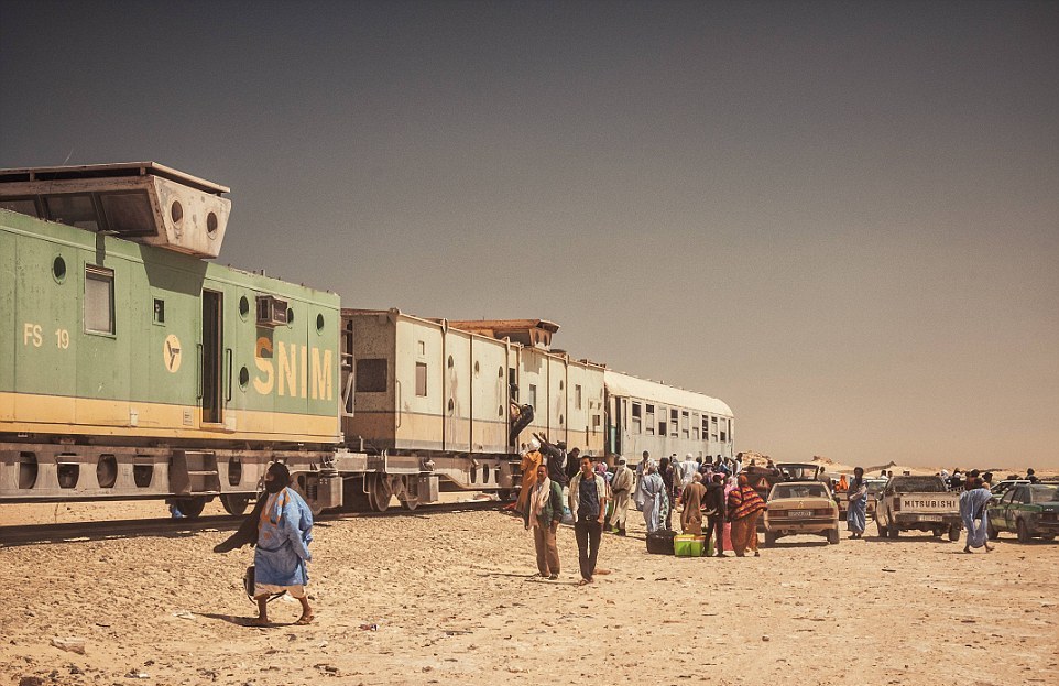 Железная дорога в пустыне Сахара