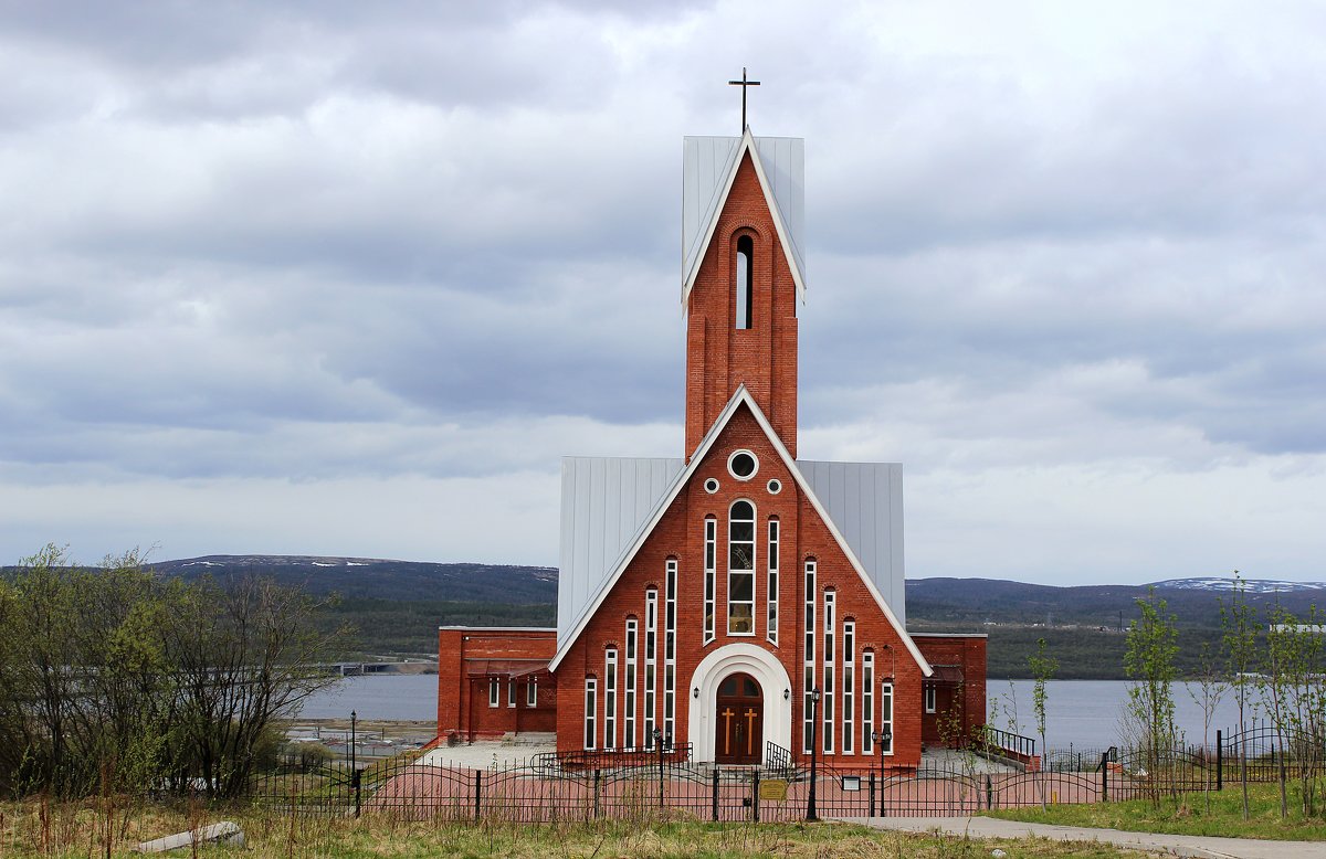 Католический храм в Мурманске 