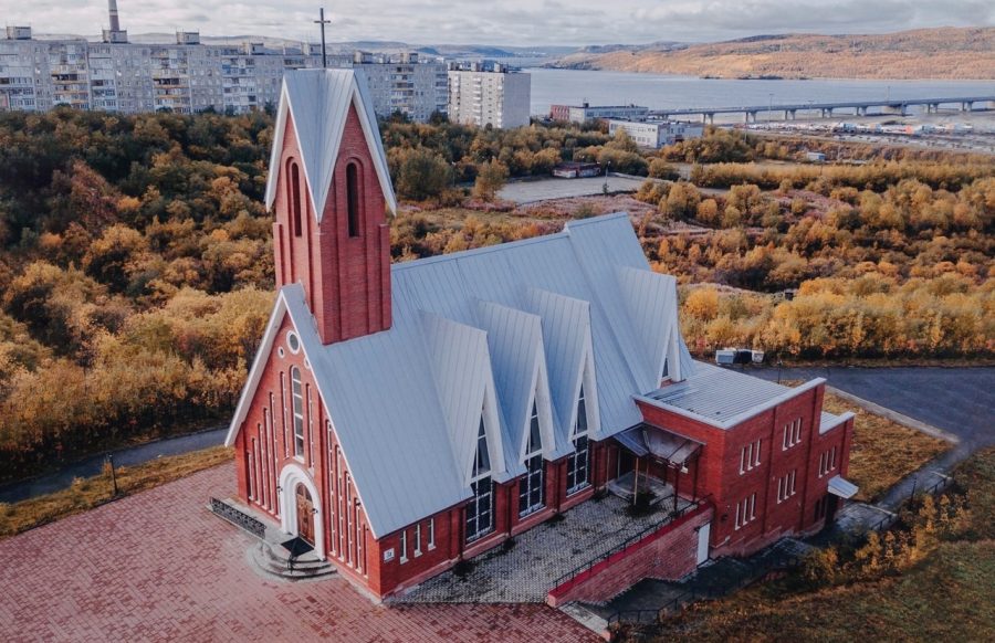 Католический храм в Мурманске 