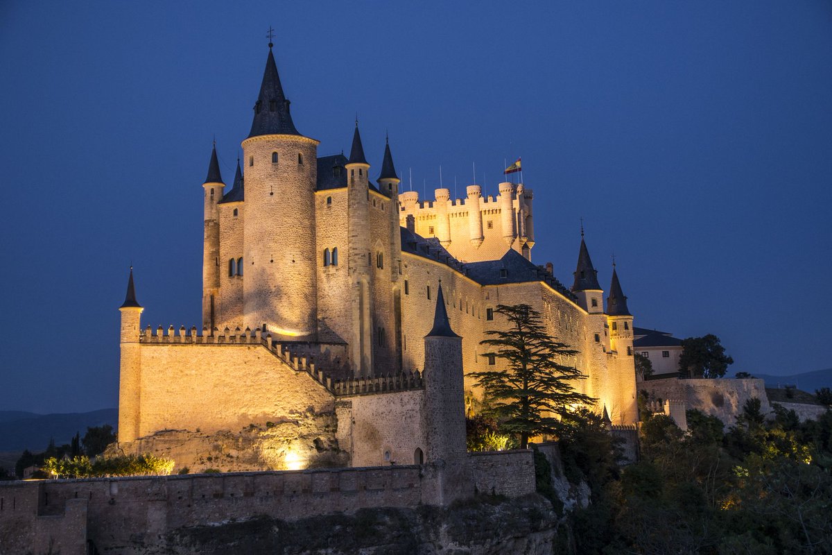 Дворец Алькасар-де-Сеговия в Испании