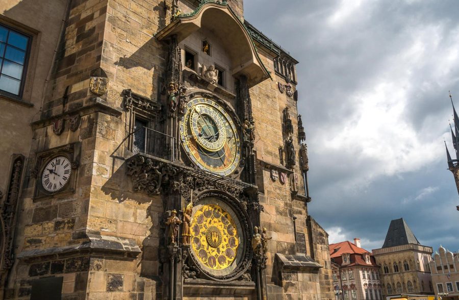 Око дьявола часы на ратуше в Чехии