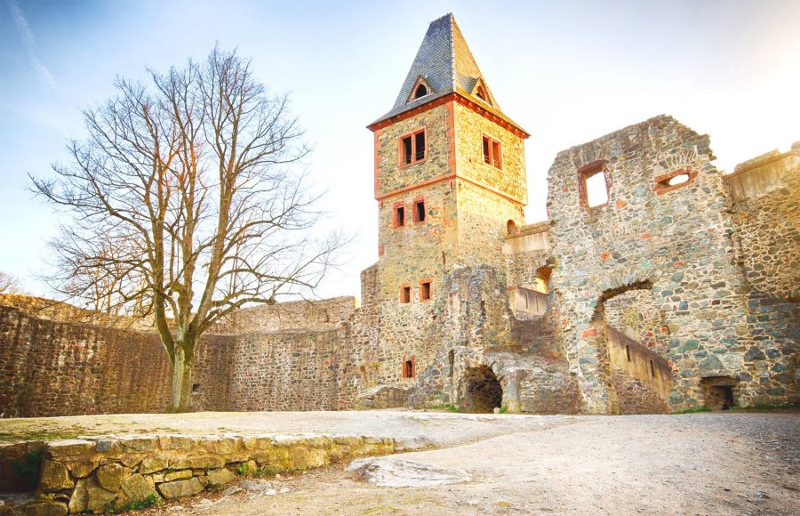 Замок Франкенштейн в Германии